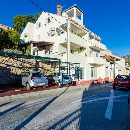 Swallow's Nest - One Bedroom With Balcony *